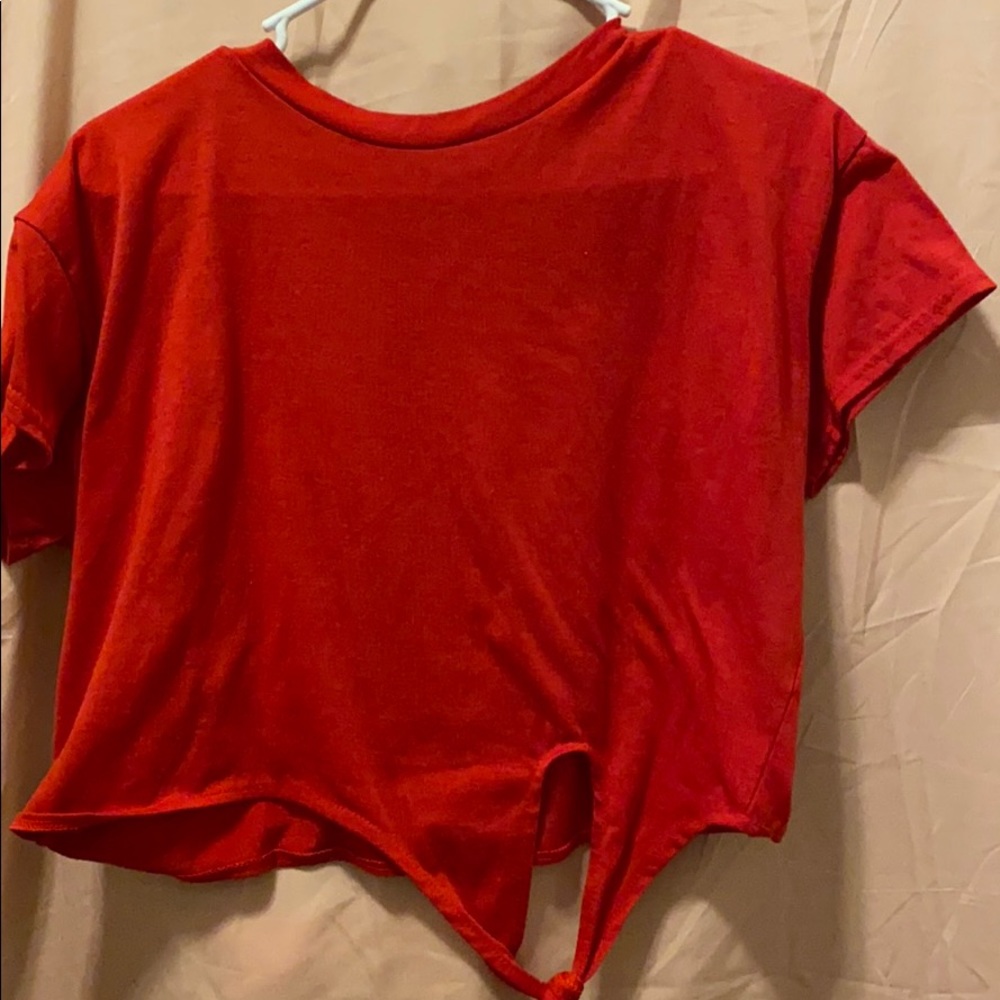 Red short sleeve crop top